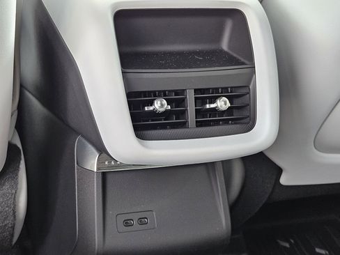 New 2025 Cadillac Lyriq Sport image 19