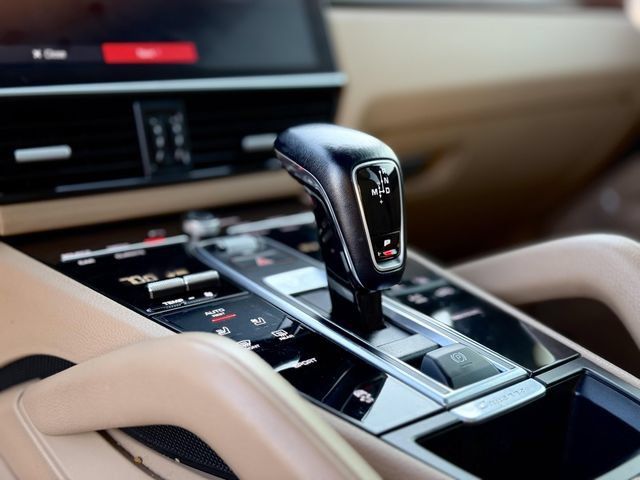 Used 2020 Porsche Cayenne AWD/4WD image 13