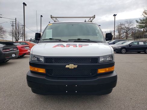 Used 2023 Chevrolet Express 3500 w/ Driver Convenience Package image 2