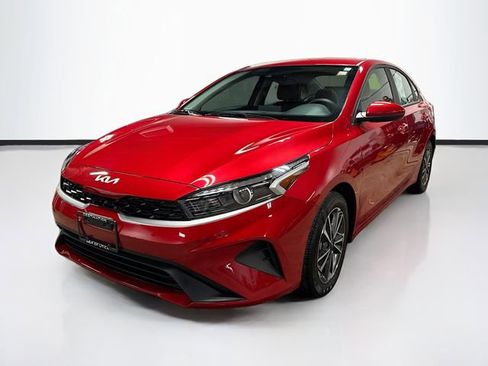 Used 2023 Kia Forte LXS image 3