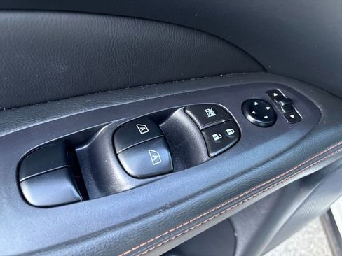 Used 2019 Nissan Pathfinder SL image 13