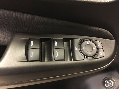 Used 2024 Buick Envista Avenir image 35