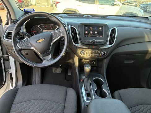 Used 2020 Chevrolet Equinox LT image 4