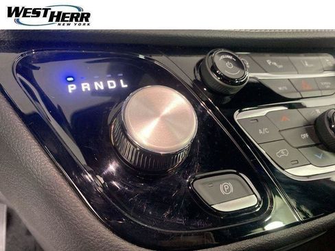 Used 2026 Chrysler Pacifica Select AWD/4WD image 36
