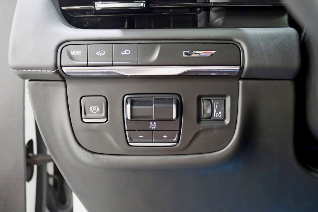 Used 2023 Cadillac Escalade ESV V w/ LPO, ONYX Package AWD/4WD image 16