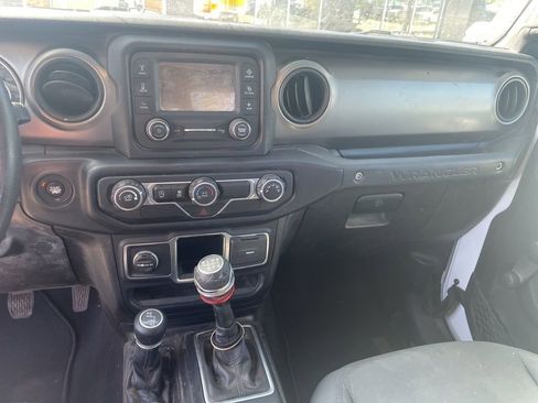 Used 2019 Jeep Wrangler Sport AWD/4WD image 23