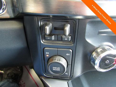 Used 2025 Ford F350 Lariat w/ Lariat Ultimate Package AWD/4WD image 19