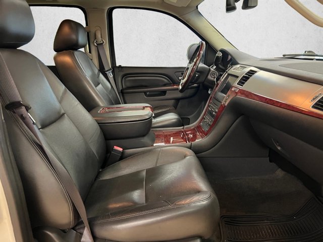 Used 2012 Cadillac Escalade EXT Luxury AWD/4WD image 24
