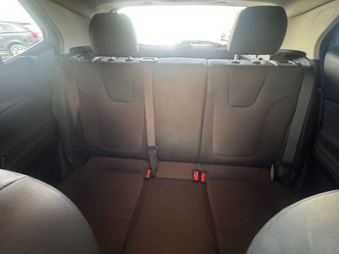 Used 2025 Buick Encore GX Preferred image 36