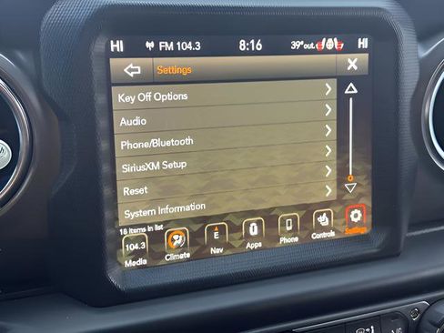 Used 2022 Jeep Wrangler Unlimited Rubicon 4xe w/ Cold Weather Group AWD/4WD image 40