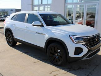 Certified 2025 Volkswagen Atlas Cross Sport SE video 1