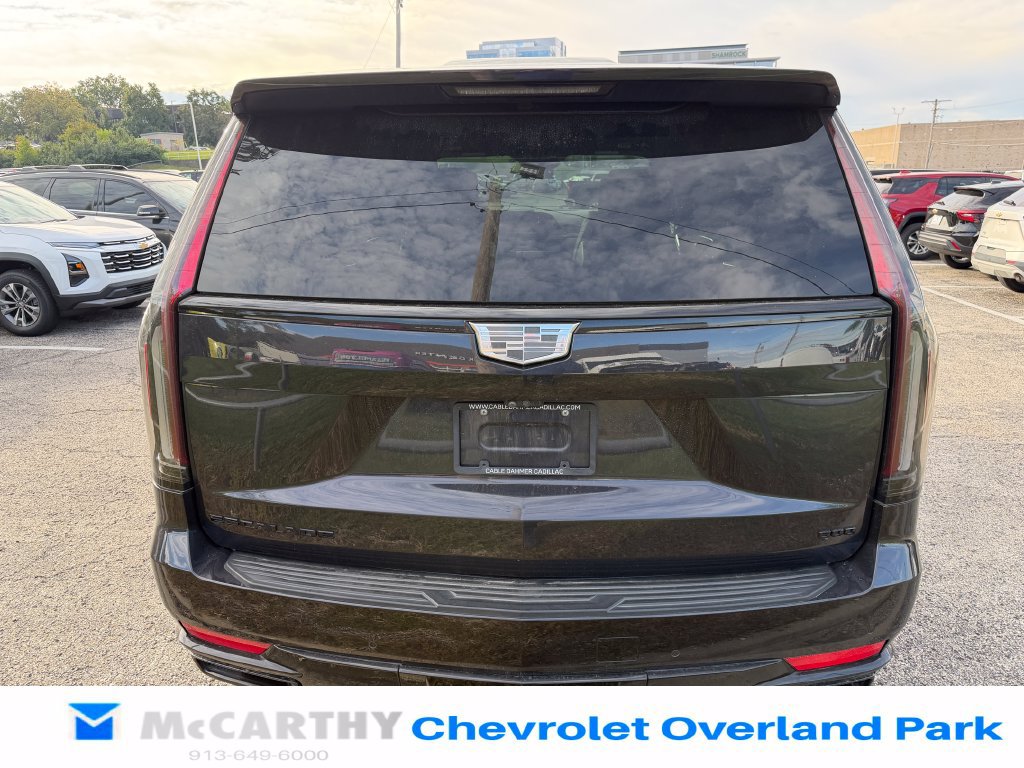 Used 2023 Cadillac Escalade Sport Platinum w/ LPO, ONYX Package AWD/4WD image 4