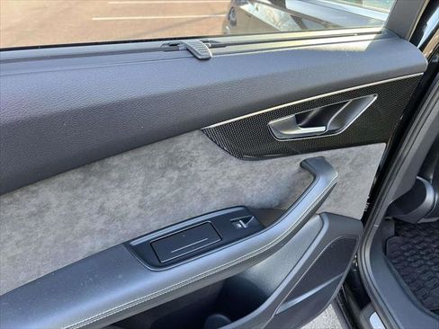 Used 2022 Audi SQ7 Prestige w/ Prestige Package image 12