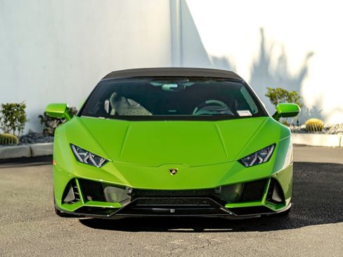 Used 2020 Lamborghini Huracan EVO image 4