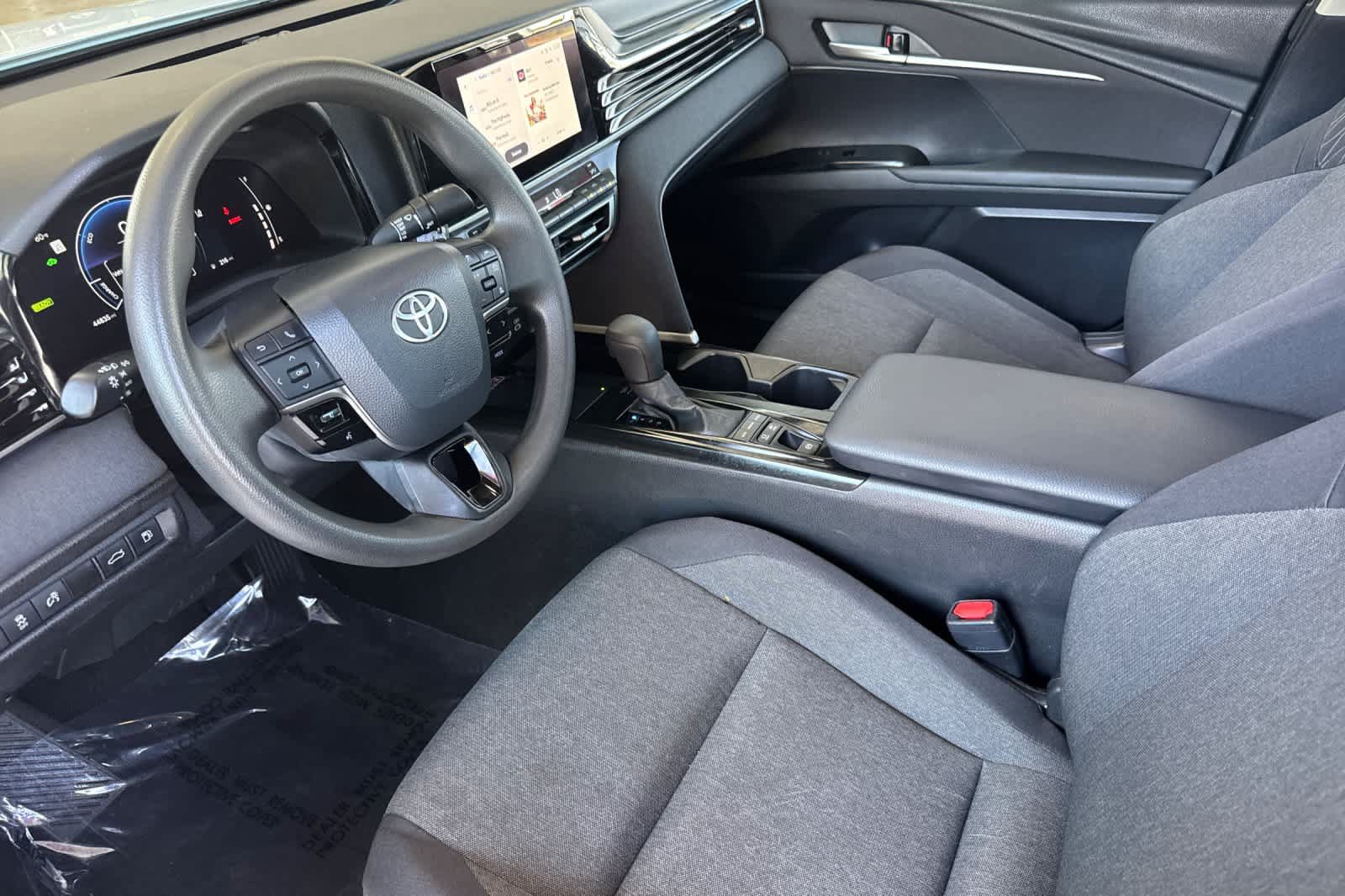 Used 2025 Toyota Camry LE FWD image 11