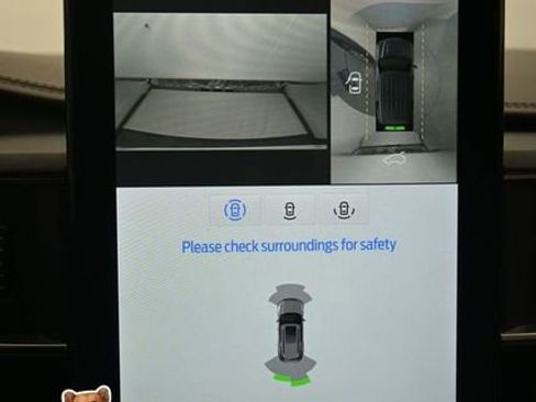 Used 2020 Ford Explorer Platinum w/ Premium Technology Package image 15