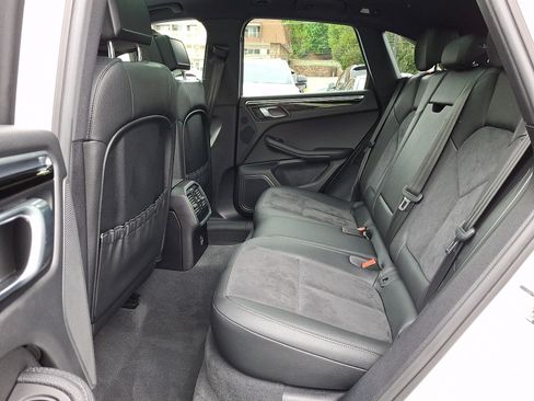Used 2020 Porsche Macan AWD/4WD image 8