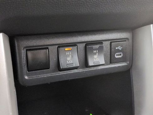 Used 2023 Toyota Corolla Cross XLE image 20