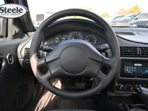 Used 2005 Chevrolet Cavalier Sedan w/ Preferred Equipment Group FWD image 10