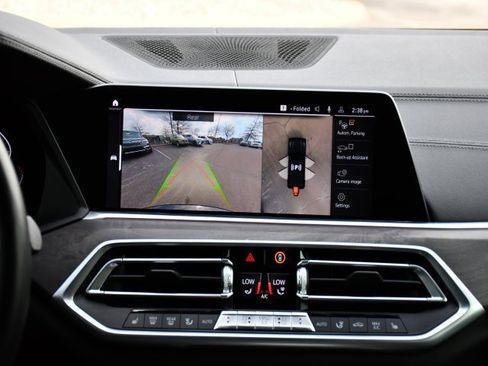 Used 2020 BMW X5 M50i w/ Premium Package image 25