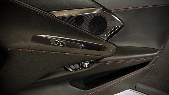 Used 2024 Chevrolet Corvette Stingray Premium Cpe w/ Z51 Performance Package RWD image 11