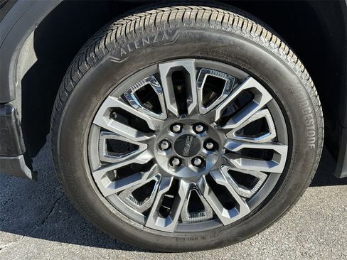 Certified 2025 GMC Sierra 1500 Denali Ultimate image 11