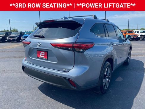 Used 2020 Toyota Highlander XLE FWD image 7