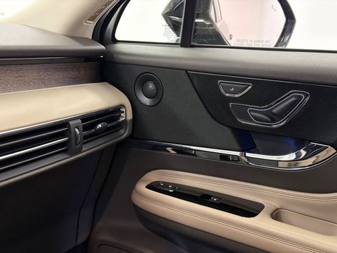 Used 2021 Lincoln Corsair Reserve w/ Equipment Group 201A image 29