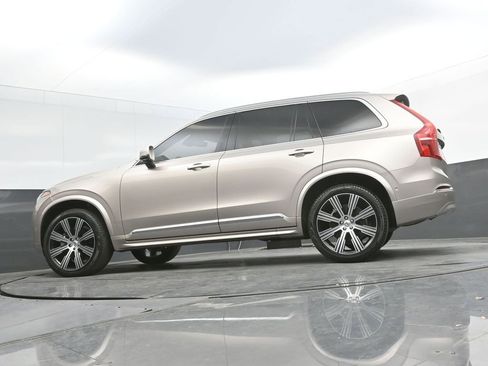 Certified 2024 Volvo XC90 B5 Plus image 32