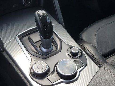 Used 2018 Alfa Romeo Stelvio Ti Sport image 29