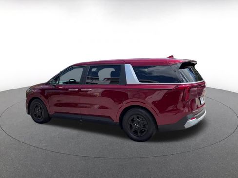 Used 2026 Kia Carnival FWD image 9