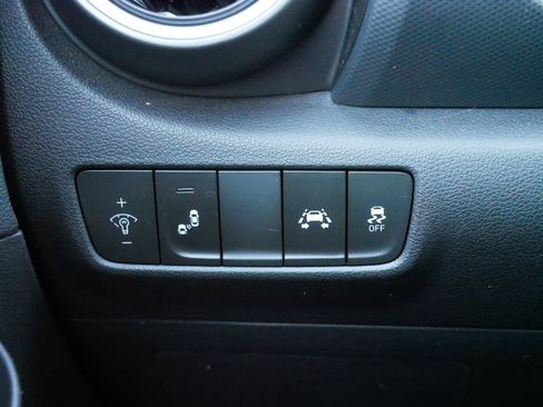 Used 2020 Hyundai Kona Limited image 26