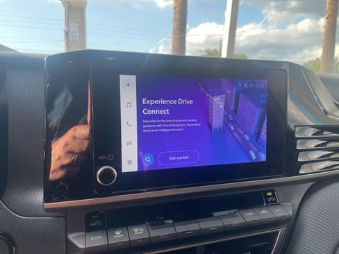 Used 2025 Toyota Camry SE FWD image 16