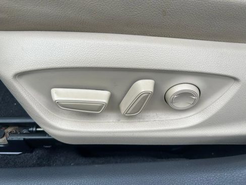 Used 2019 Toyota Camry XLE w/ Driver Assist Package image 10