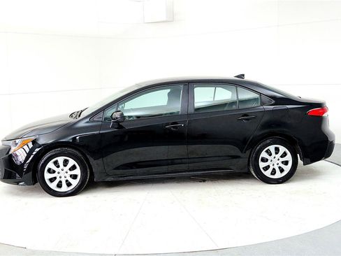 Certified 2024 Toyota Corolla LE image 3