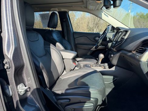 Used 2018 Jeep Cherokee Limited w/ High Altitude Package image 16