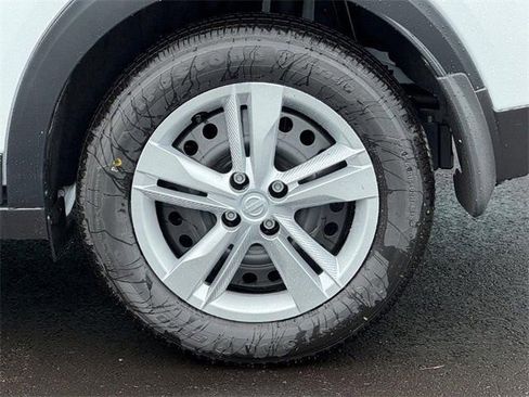 New 2025 Nissan Kicks Play S image 4