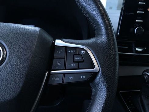 Used 2023 Toyota Sienna XLE image 26