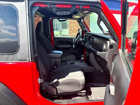 Used 2021 Jeep Wrangler Sport image 13