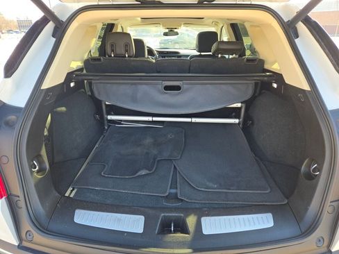 Used 2018 Cadillac XT5 Luxury w/ Driver Awareness Package image 18