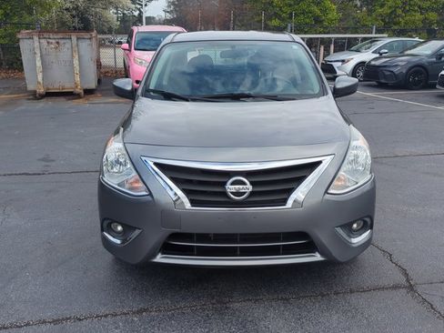Used 2019 Nissan Versa SV w/ SV Special Edition Package image 2