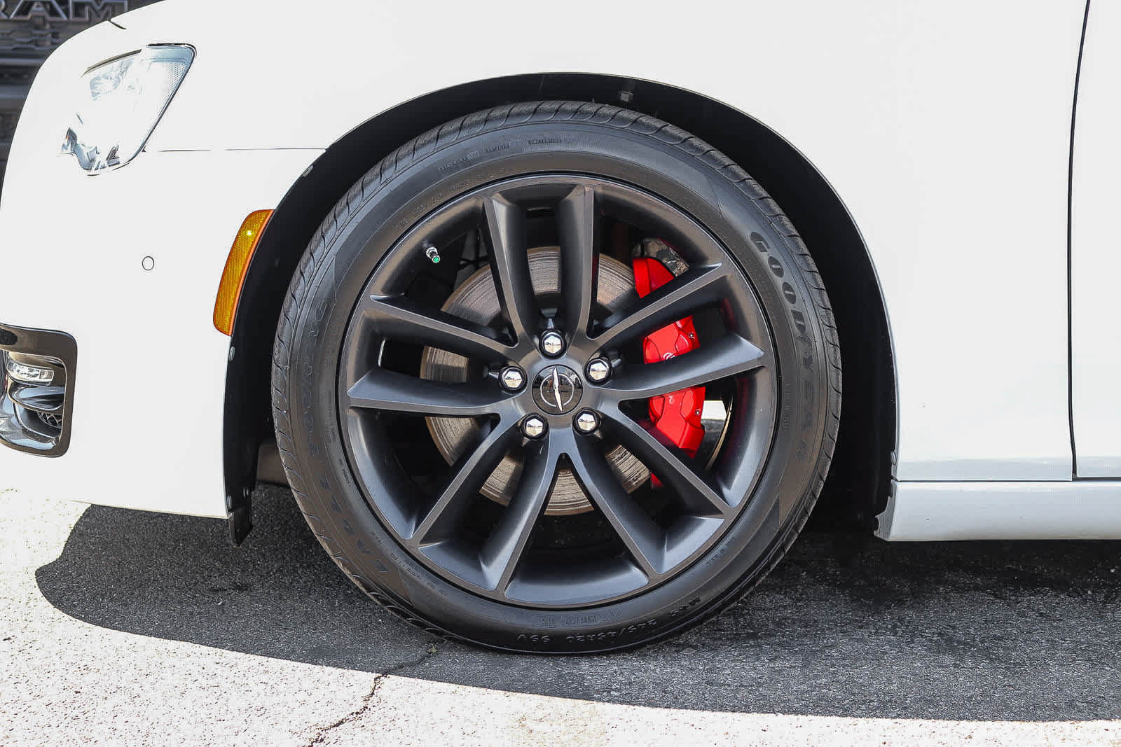 Used 2023 Chrysler 300 C RWD image 10