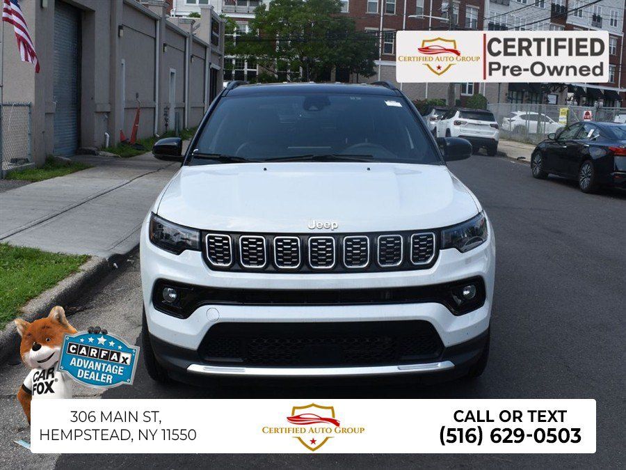 Used 2025 Jeep Compass Limited AWD/4WD image 1