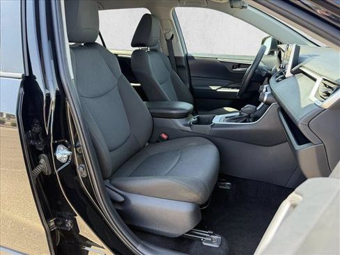 Used 2025 Toyota RAV4 XLE FWD image 13