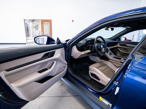 Used 2021 Porsche Taycan image 36