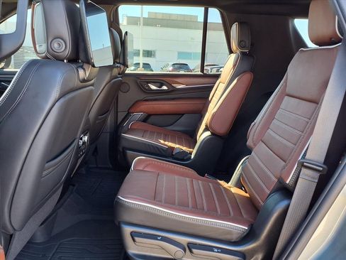 Used 2023 GMC Yukon Denali Ultimate image 15