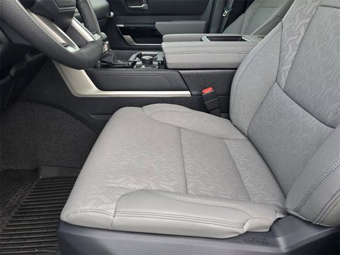 Used 2025 Toyota Tundra Limited image 9