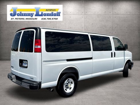 Used 2025 Chevrolet Express 3500 LT w/ LT Preferred Equipment Group RWD image 2