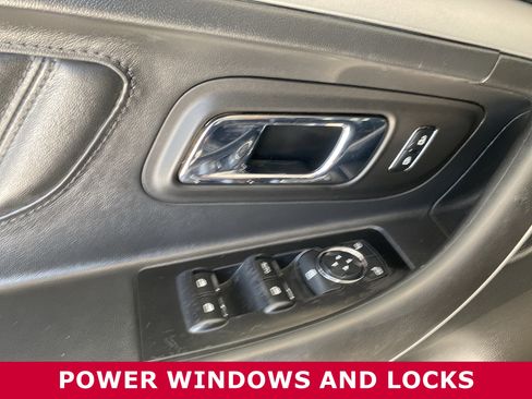 Used 2018 Ford Taurus SEL image 8