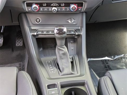 Used 2025 Audi Q3 2.0T Premium image 19